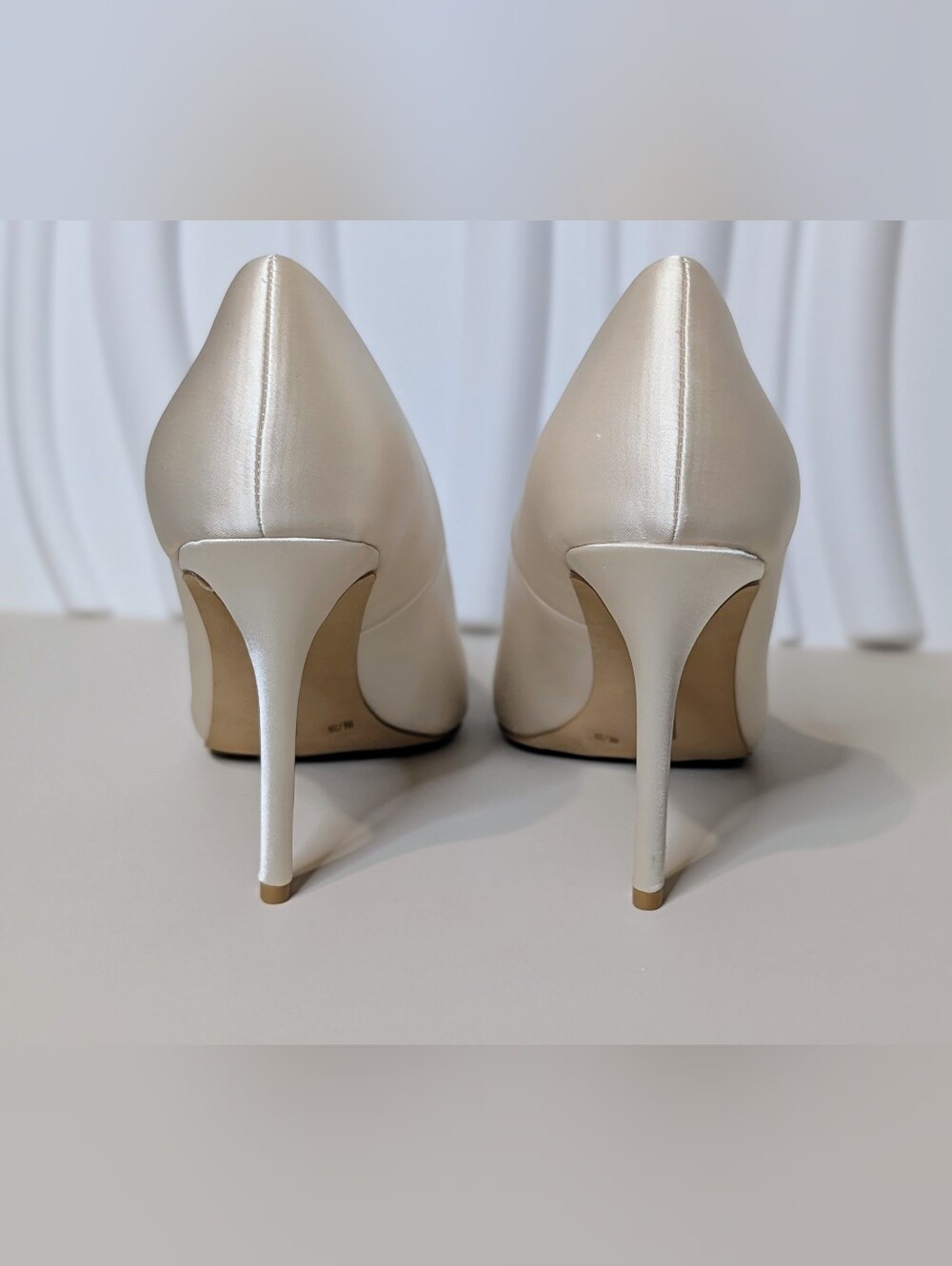 Vince Camuto Savilla Ivory Satin Bridal Wedding Pumps Heels NIB Size 8 - Picture 11 of 16